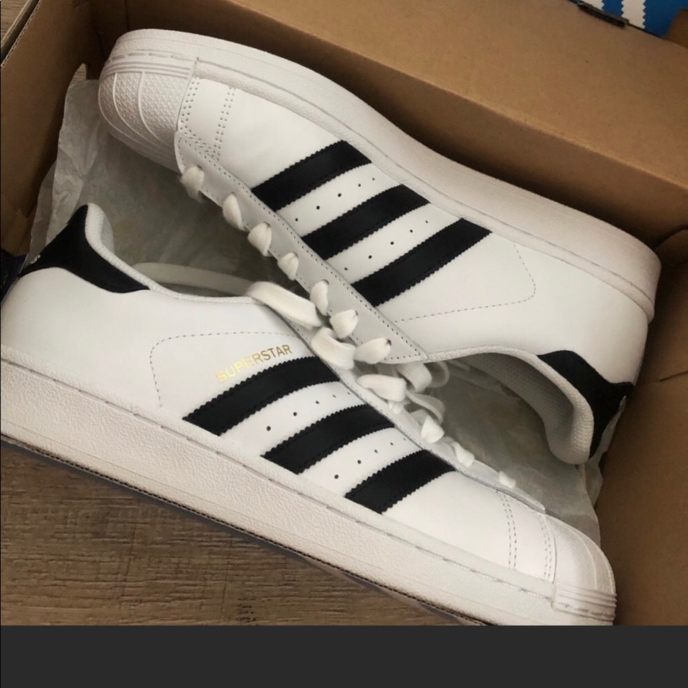 Adidas Superstars women